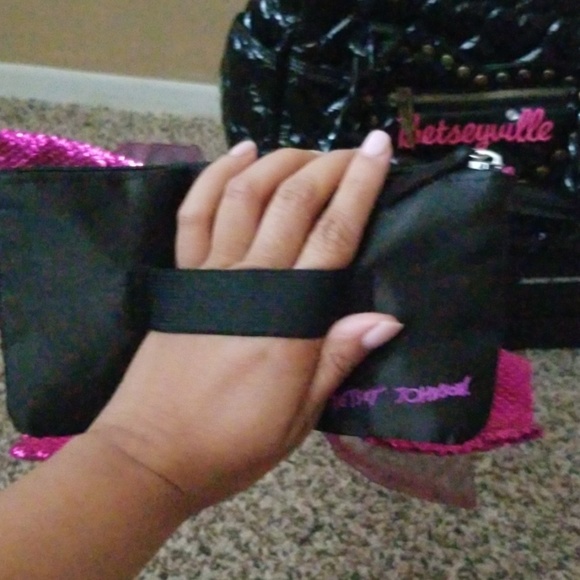 Purse and hand clutch - Picture 2 of 4